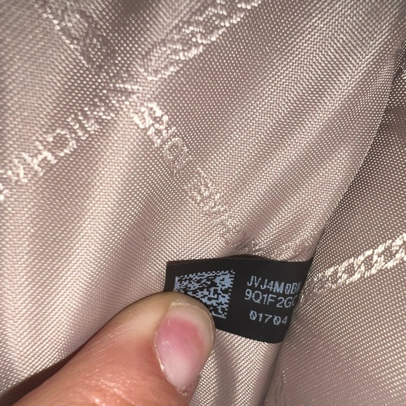 Michael Kors Tote Bag and Wristlet wallet - Picture 2 of 13